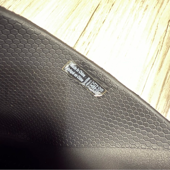 Unisex CROCS Black - Picture 10 of 10